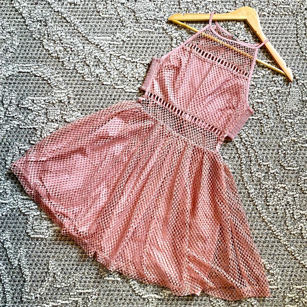 Beautiful spring dress.